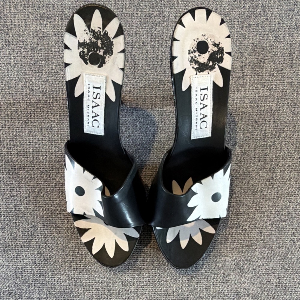 Isaac Mizrahi slide in  Stiletto Heels Black White Leather Floral Studded Sz 8